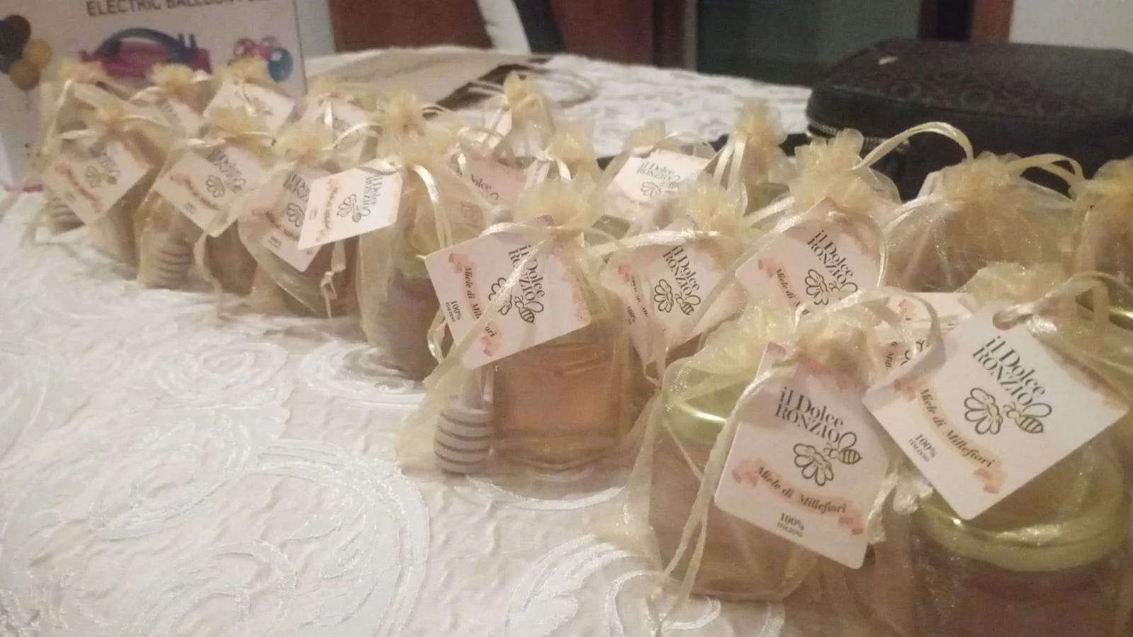 Bomboniere con vasetti di miele personalizzati Il Dolce Ronzio
